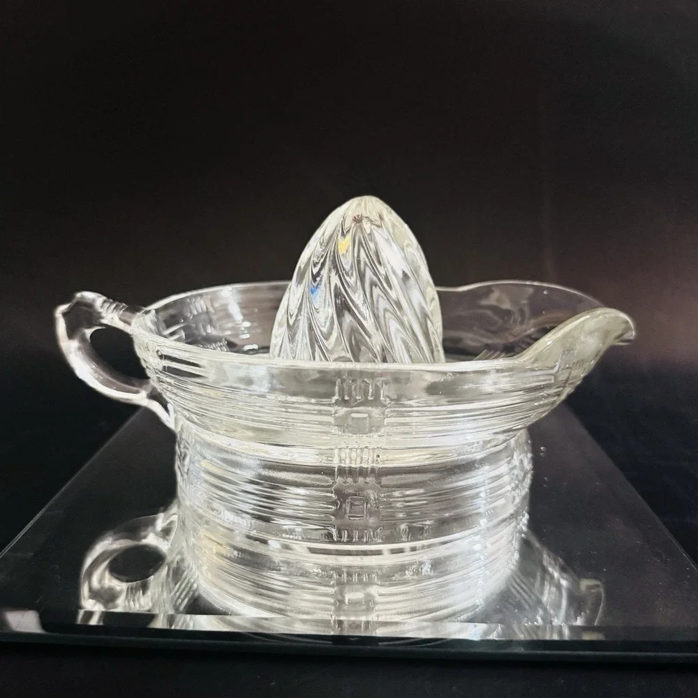Vintage Hazel Atlas Criss Cross Clear Glass Reamer Juicer W‎ Handle & Spout